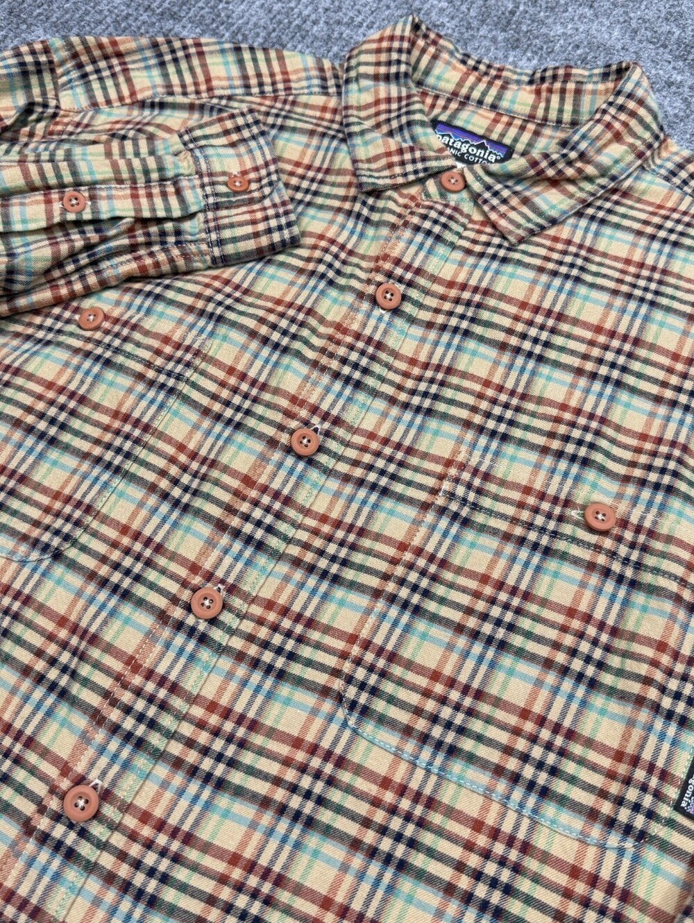 Patagonia Organic Cotton Shirt Mens M Plaid Button Up Long Sleeve Double Pockets
